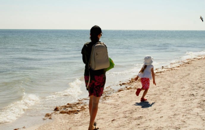 Aan Die Moeder Die Met 3 Peuters Naar Het Strand Ging Je Ben Mijn Heldin Me To We