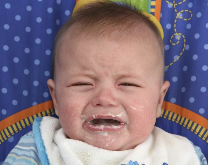 14 Herkenbare Situaties Als Je Baby Heel Veel Spuugt Me To We